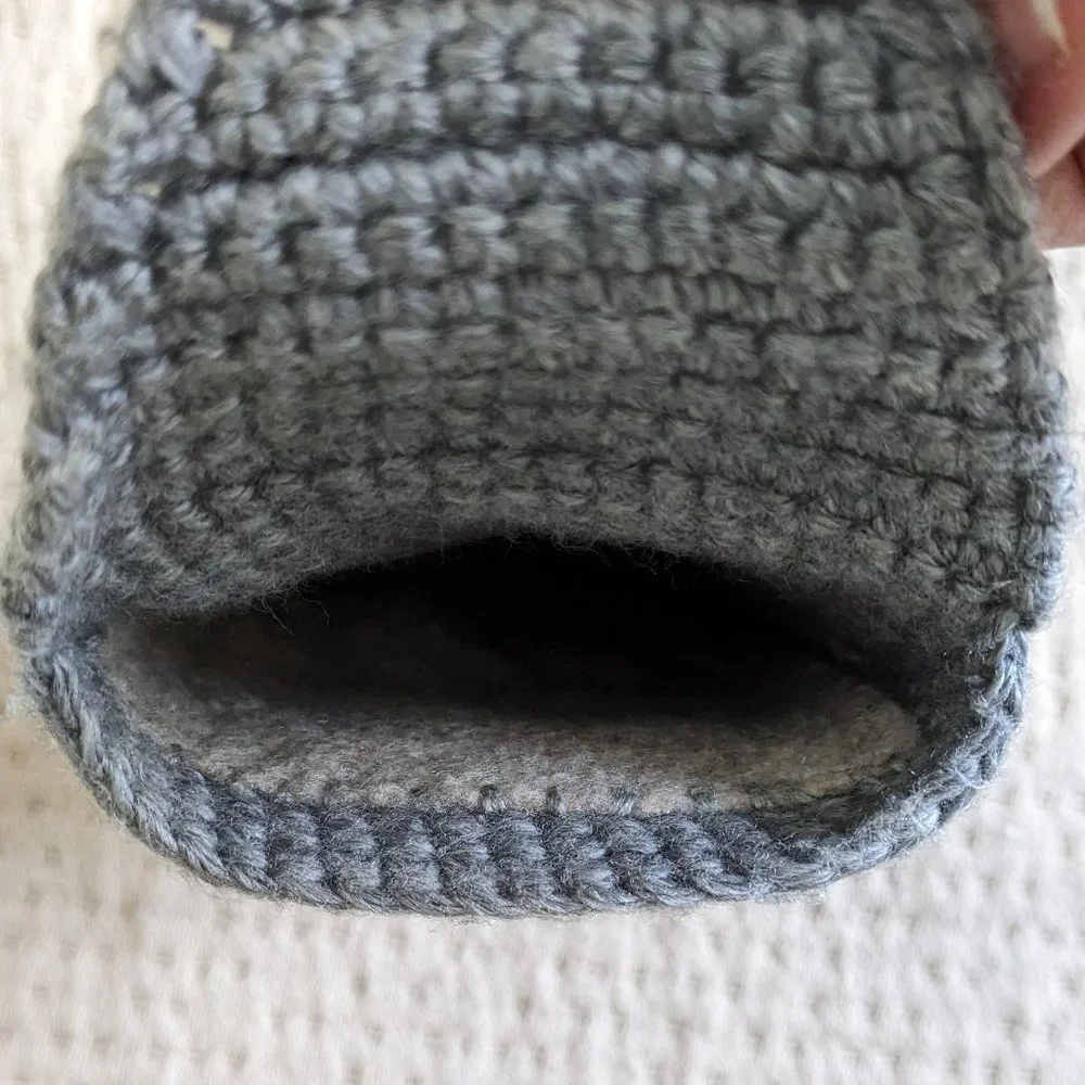 Crochet phone case